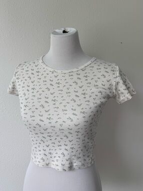 Brandy Melville Green Floral Ribbed Crop Tee